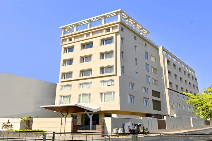 The Jagat Hotel And Spa Udaipur - 4 Star Luxury City Center Hotel