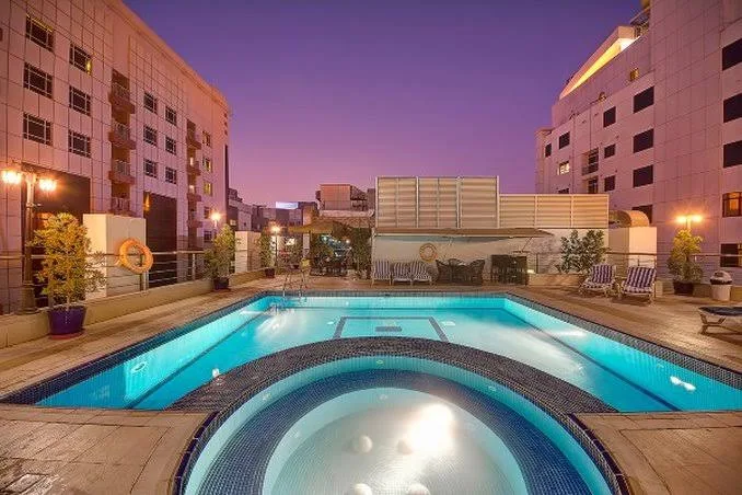 Grandeur Hotel